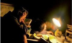 父親，孩子高中能否過(guò)好，你的角色很重要！當(dāng)?shù)亩己煤每纯? /> </p>
      <div   id=