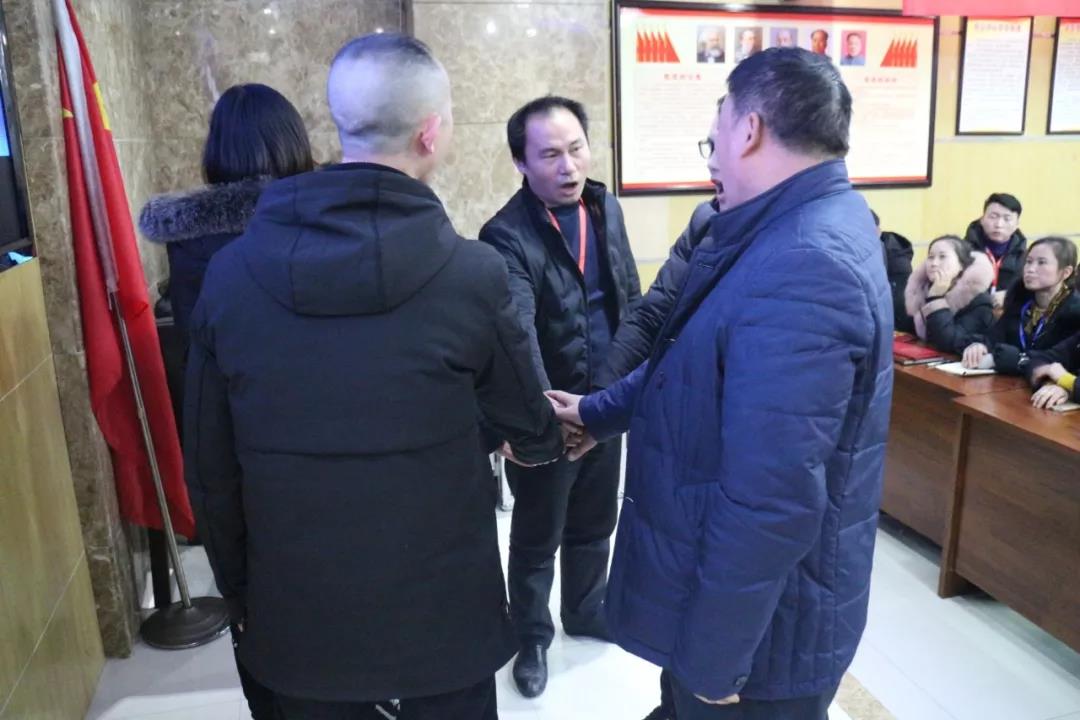 2019年，我們還在做房產(chǎn)中介，買房、賣房請放心找我們！